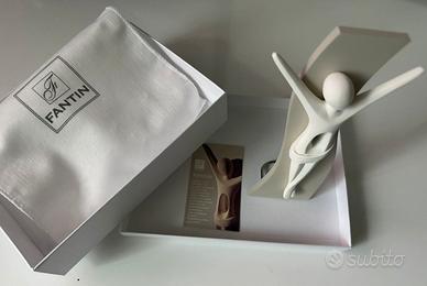 Crocifisso stilizzato “Cristo Kenosis Bianco"