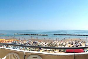 Direttamente sulla spiaggia fronte mare