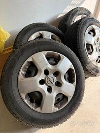 Cerchi con gomme invernali