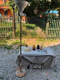 Lotto piantana, bottiglia, lampada, cappellotti