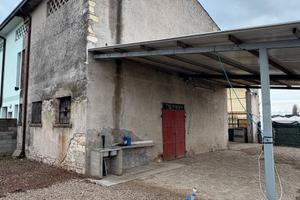 Raldon di San Giovanni Lupatoto (VR)porticato