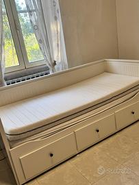 Divano Letto Ikea Hemnes