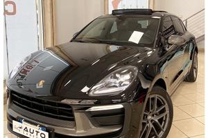 Porsche Macan T con tetto Apribile