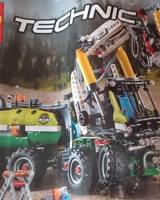 Lego Technic 42080 macchina forestale