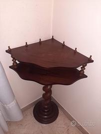 Tavolino in legno angolare