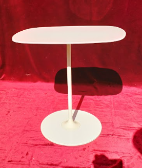 KArtell Thierry tavolino bianco