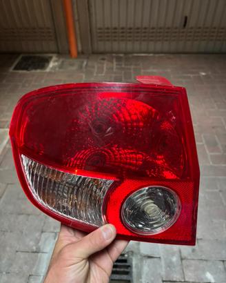Faro fanale stop posteriore hyundai getz