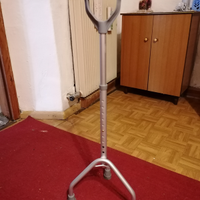 Tripode per deambulazione