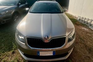 SKODA Octavia 1.6 TDI CR 110 CV DSG Wagon Executiv