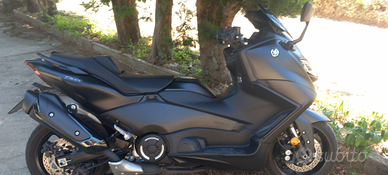 Tmax 2024 nuovo pochi chilometri perfetto accetto