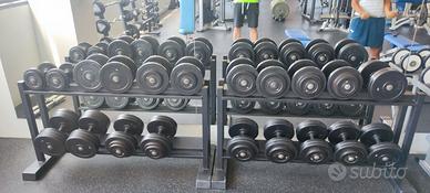 Manubri gommati palestra 6-30kg con rastrelliere