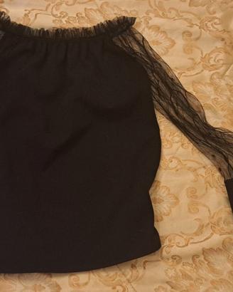Blusa nera con maniche lunghe in tulle - elegante