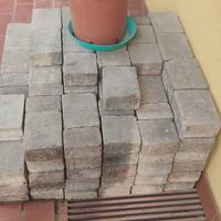 MATTONI AUTOBLOCCANTI USATI