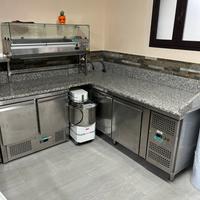 Banco e vetrinetta frigo pizzeria