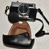 Minolta Hi-Matic 7S con obiettivo 45mm f/1.8.