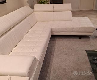 Divano bianco in pelle
