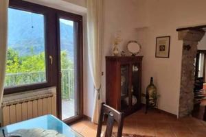 Villa di 140 m² con più di 5 locali a Castelnuovo 
