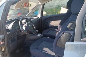 Peugeot 1007