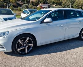 Volvo V60 D3 Geartronic Momentum