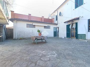 CASA INDIPENDENTE A SERRAVALLE PISTOIESE