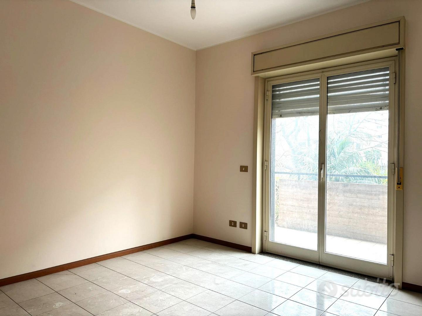 Giarre, ampio appartamento con garage (CT) - Vista 5