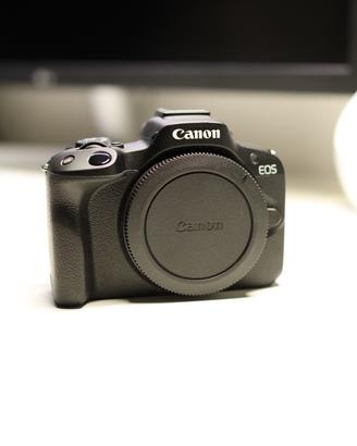 CANON EOS R50 (solo corpo) + accessori originali