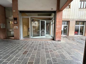 NEGOZIO A NOVI LIGURE