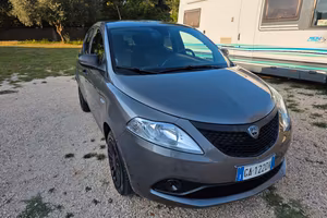 Lancia Ypsilon 1.2 69cv GPL 
