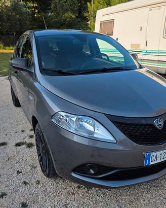 Lancia Ypsilon 1.2 69cv GPL  Garanzia 4 anni.