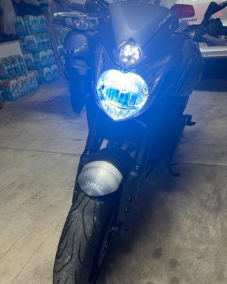Yamaha FZ8 2013 NO ABS – 52.000 km - Akrapovic