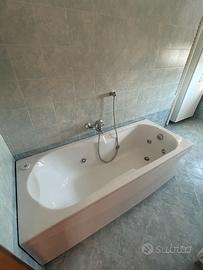 vasca da bagno idromassaggio