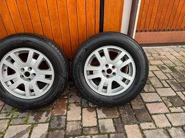 Cerchi in lega Freelander con gomme invernali