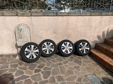 Clio 4 cerchio gomma e borchia
