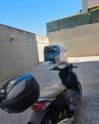 Scooter Aprilia Scarabeo