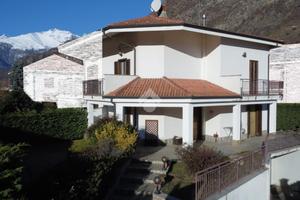 VILLA A SCHIERA A SUSA