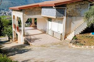 Villetta con 2800 mq di terreno