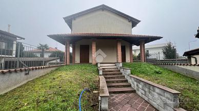 VILLA A SCHIERA A CORBETTA