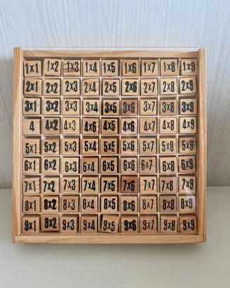 Raccoglitore cubetti in legno per tabelline 1-9
