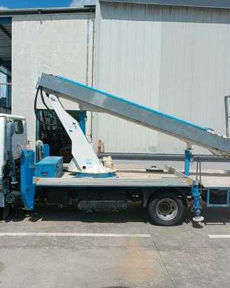 Nissan Cabstar + Piattaforma Aerea CELA del 2002