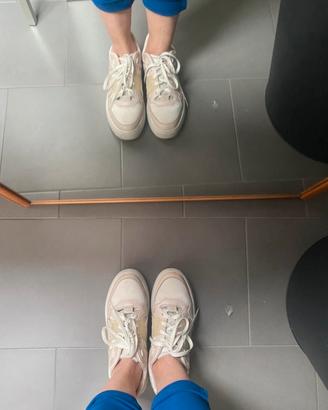 Sneaker