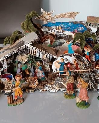 Presepe già assemblato, con luci