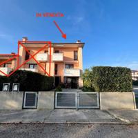 VILLASCHIERA DI TESTA CON GIARDINO