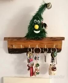 Appendi chiavi in legno di Abete Verniciato Noce