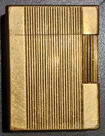 Accendino vintage ST Dupont dorato a righe