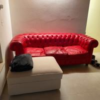 Divano chesterfield in pelle rosso