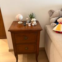 Comodino in arte povera