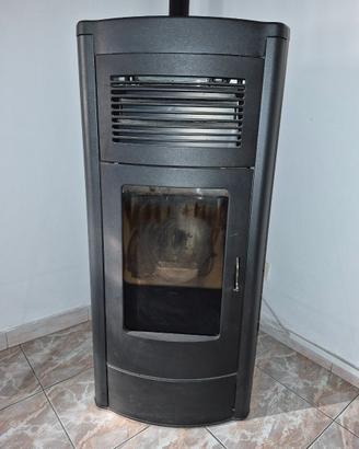 Stufa a pellet MCZ MUSA Hydro 22