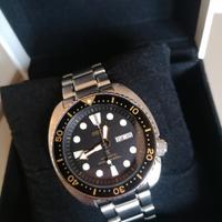 SEIKO  Turtle Ref. SRP775K1 (Nero/oro)