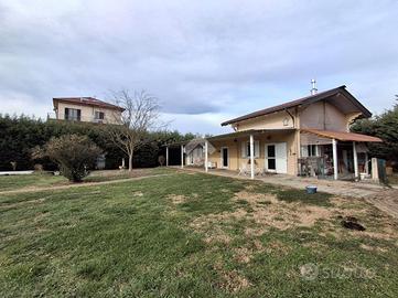 QUADRIFAMILIARE A SAN GIORGIO PIACENTINO