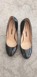 Scarpe da donna lucide, nere, pelle.